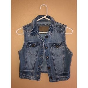 Sleeveless Jean Jacket